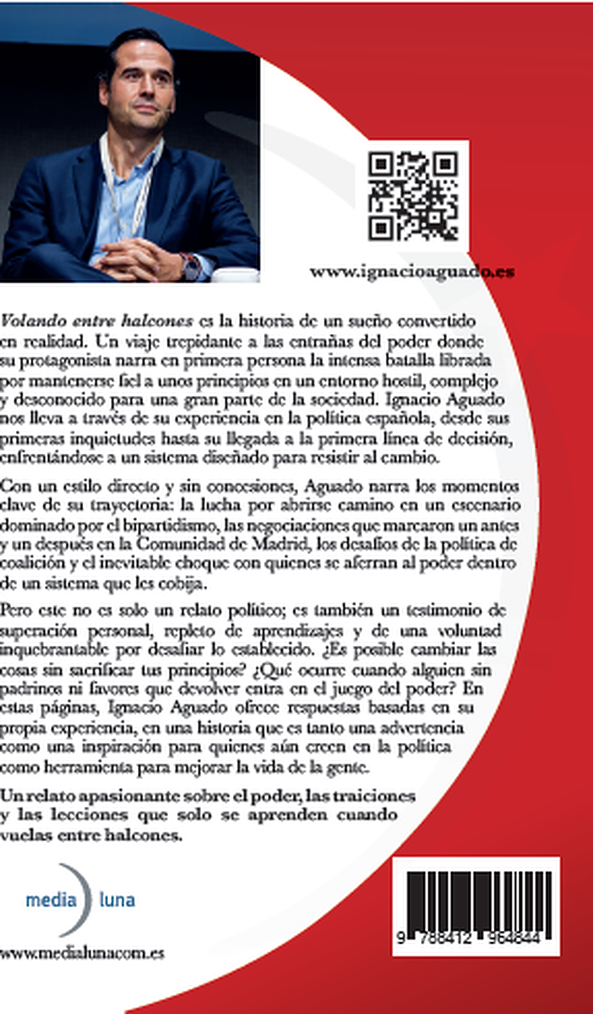 Contraportada del libro Volando entre halcones